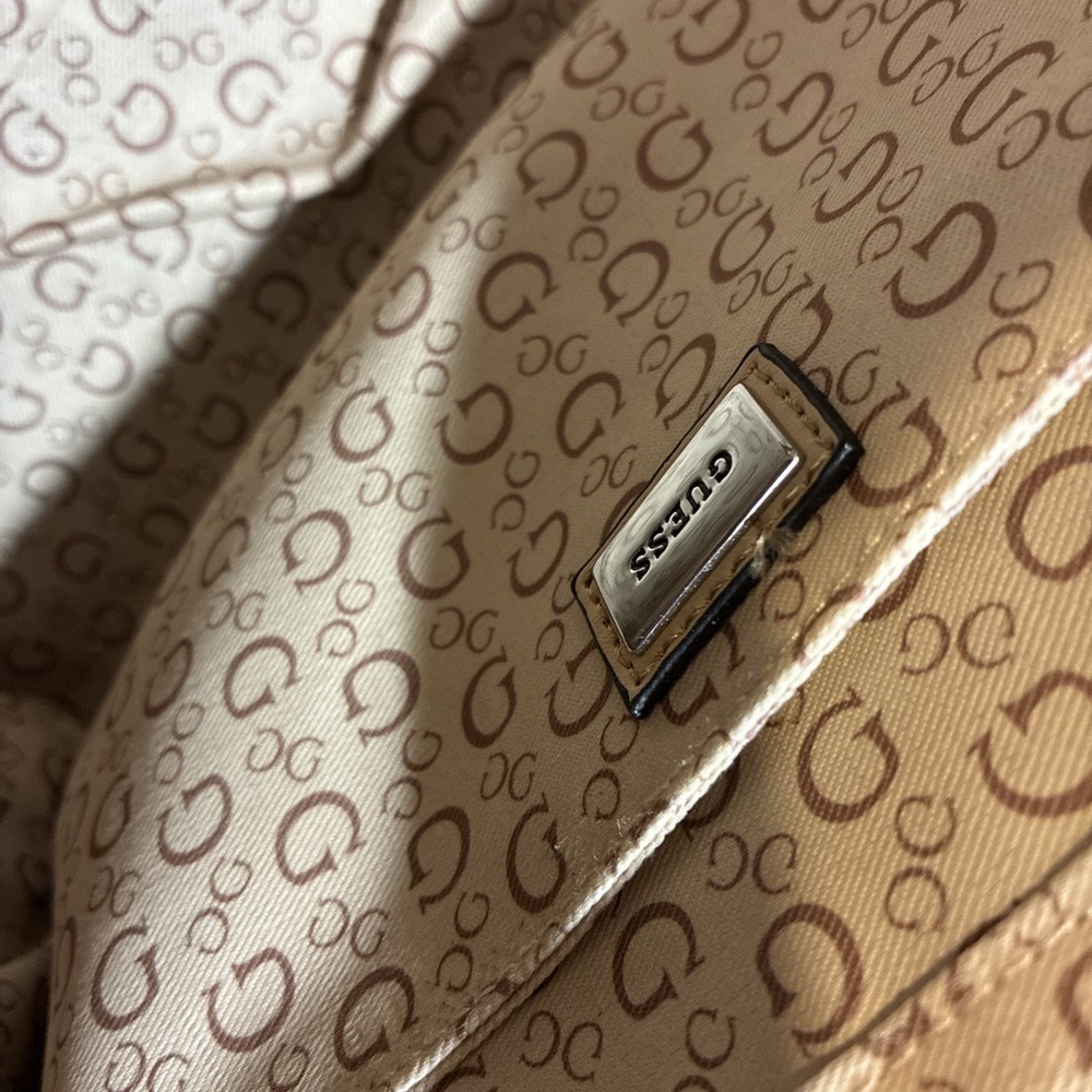 GUESS Purse Monogram Beige Satchel Shoulder Handbag Crossbody Purse EUC - Picture 9 of 16
